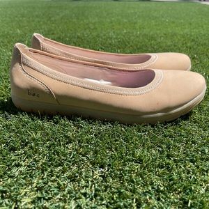 B.o.c. SLIP ON SHOES SIZE 9M Color Tan